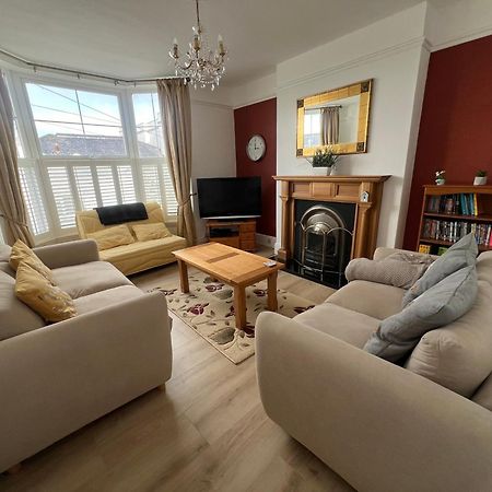 Spacious First Floor Family Flat, Sea View Torquay Buitenkant foto