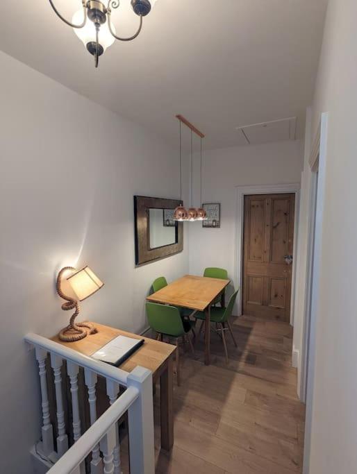 Spacious First Floor Family Flat, Sea View Torquay Buitenkant foto