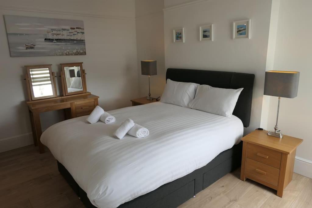 Spacious First Floor Family Flat, Sea View Torquay Buitenkant foto